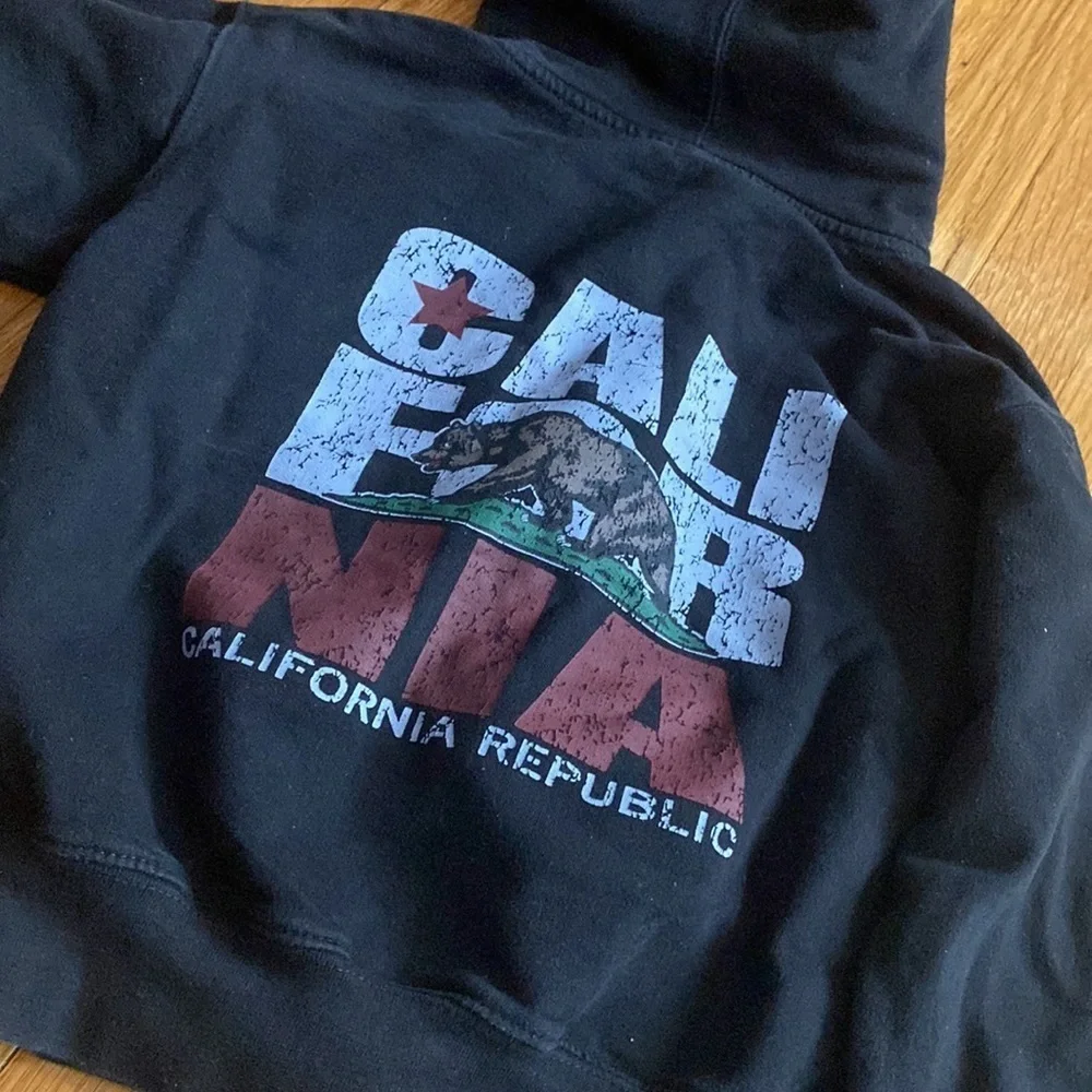 Santa Monica zip up hooded sweatshirt CALIFORNIA REPUBLIC fits 4/5 no tag.